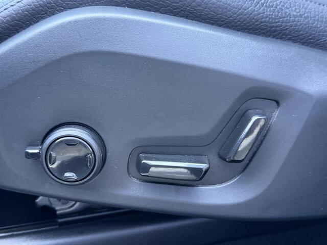 Volvo XC60 2.0 T8 Plug-in hybrid AWD R-Design long range/ luchtvering/ head up display/ 360 camera /20 inch / trekhaak/