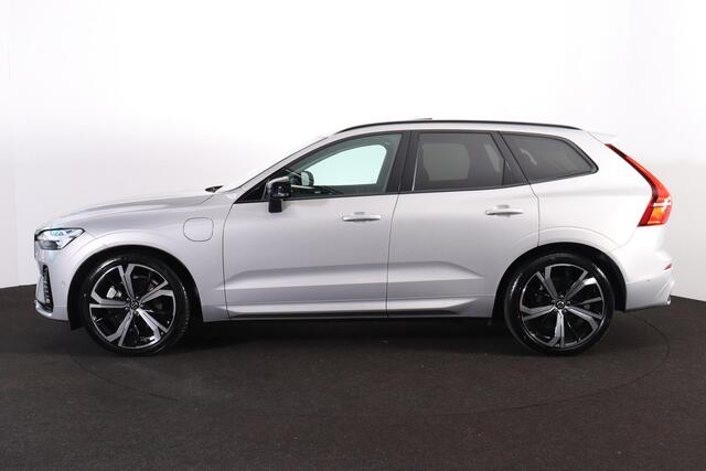 Volvo XC60 T6 Recharge AWD Plus Dark - Panorama/schuifdak - Luchtvering - IntelliSafe Assist & Surround - 360º Camera - Harman Kardon audio - Adaptieve LED koplampen - Verwarmde voorstoelen, stuur & achterbank - Parkeersensoren voor & achter - Elektr. bedienb. voors