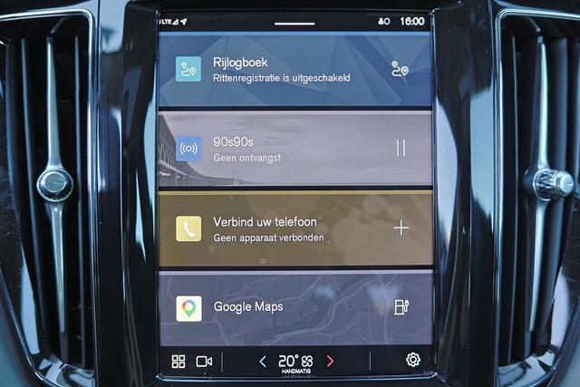 Volvo XC60 T6 Recharge AWD Essential - Panorama/schuifdak - Parkeercamera achter - Parkeersensoren achter - Draadloze tel. lader - High Performance audio - Cruise control - Inklapbare trekhaak - 18' LMV