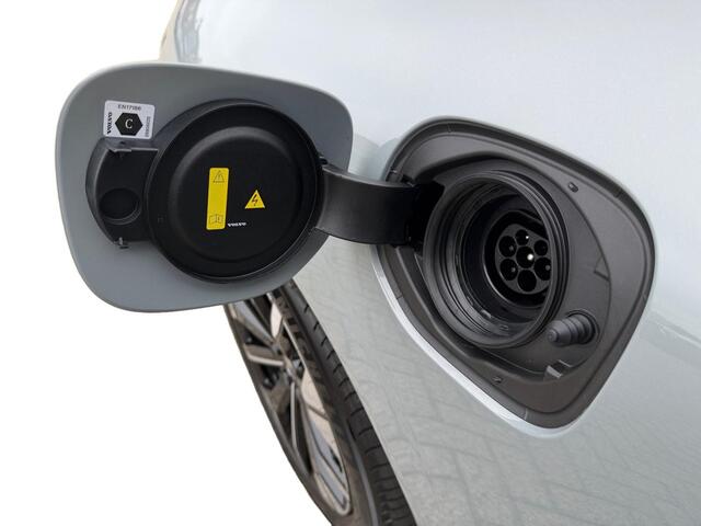 Volvo XC60 2.0 T6 Plug-in hybrid AWD Plus Dark Premium Pack | Trekhaak elektr. inklapbaar