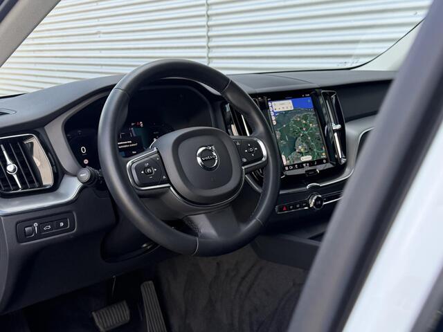 Volvo XC60 2.0 T8 Plug-in hybrid AWD Inscription Expression | SOH 100% | Trekhaak | Achteruitrijcamera | Apple Carplay/Android Auto | Panoramadak | Stoel en stuurwielverwarming |