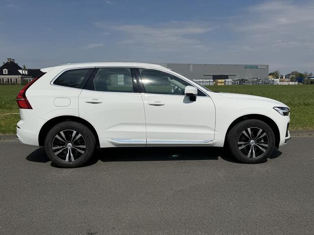 Volvo XC60 2.0 T8 Plug-in hybrid AWD Inscription Expression | SOH 100% | Trekhaak | Achteruitrijcamera | Apple Carplay/Android Auto | Panoramadak | Stoel en stuurwielverwarming |