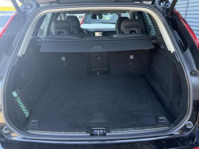 Volvo XC60 2.0 T8 Plug-in hybrid AWD Inscription | SOH 100% | Panoramadak | Standkachel | Stoelverwarming | Cruise control adaptief | Apple Carplay/Android Auto | Achteruitrijcamera |