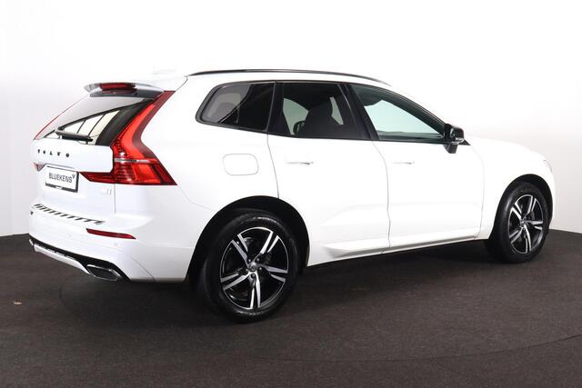 Volvo XC60 T8 Recharge AWD R-Design - Panorama/schuifdak - IntelliSafe Assist & Surround - Harman/Kardon audio - Adaptieve LED koplampen - Parkeercamera achter - Verwarmde voorstoelen, stuur & achterbank - Parkeersensoren voor & achter - Elektr. bedienb. voorstoelen