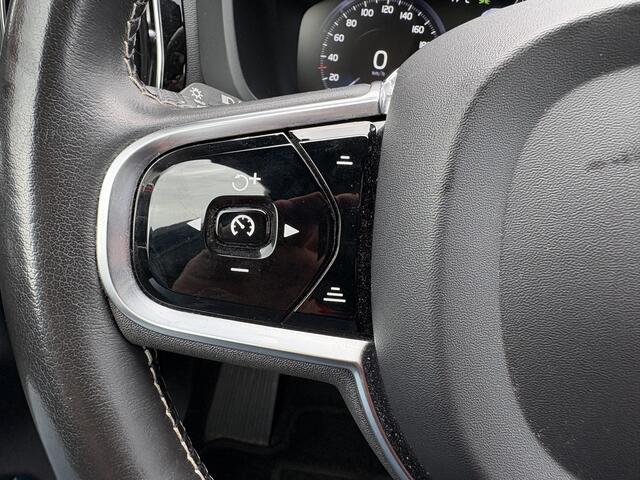 Volvo XC60 2.0 Recharge T8 AWD R-Design