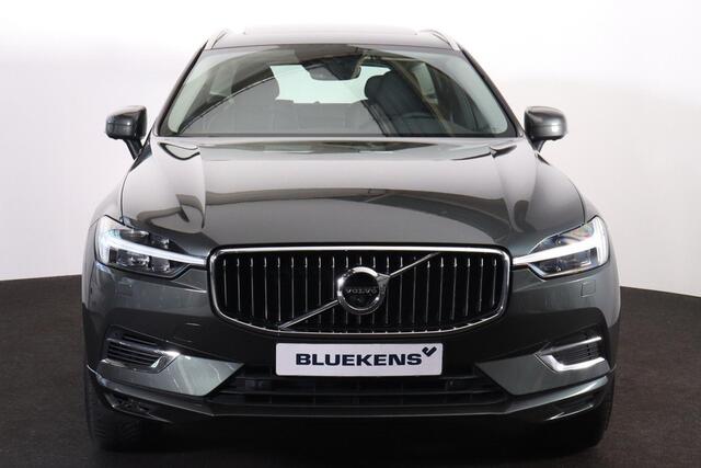Volvo XC60 Recharge T8 AWD R-Design - Panorama/schuifdak - IntelliSafe Assist & Surround - 360º Camera - Adaptieve LED koplampen - Verwarmde voorstoelen & stuur - Parkeersensoren voor & achter - Elektr. bedienb. bestuurdersstoel met geheugen - Inklapbare trekhaak -