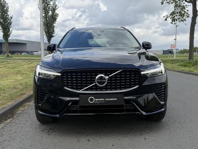 Volvo XC60 2.0 T6 Plug-in hybrid AWD Plus Dark | SOH 100% | Trekhaak | Panoramadak | Cruise Control Adaptief | Voorstoelen met Geheugen | Stoelverwarming | Apple Carplay/Android Auto |