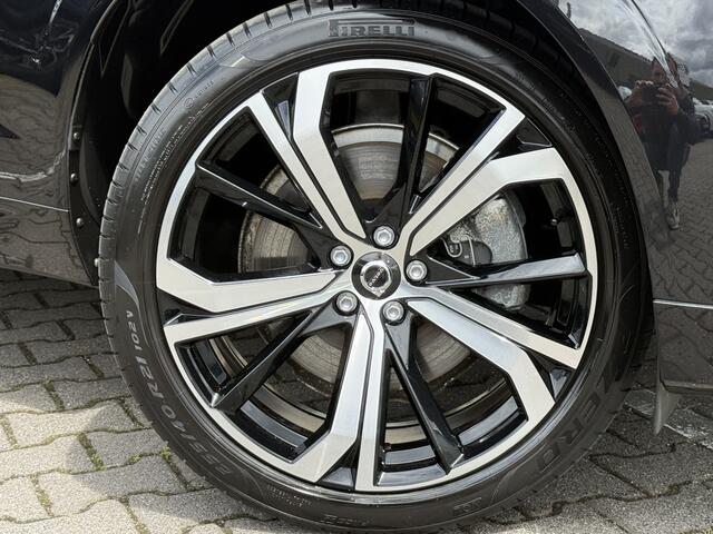 Volvo XC60 2.0 T6 Plug-in hybrid AWD Plus Dark | Pano | Pilot Assist | H/K Audio | 21 inch