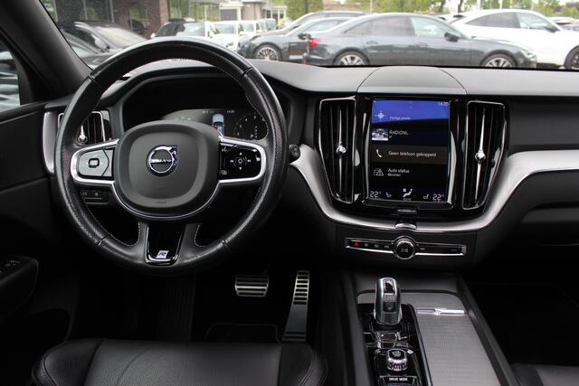 Volvo XC60 2.0 T8 Twin Engine AWD R-Design / Trekhaak / Panoramadak / Leder / CarPlay / 21'' / Parkeerhulp V+A / Stoelverwarming / DAB / Cruise Control