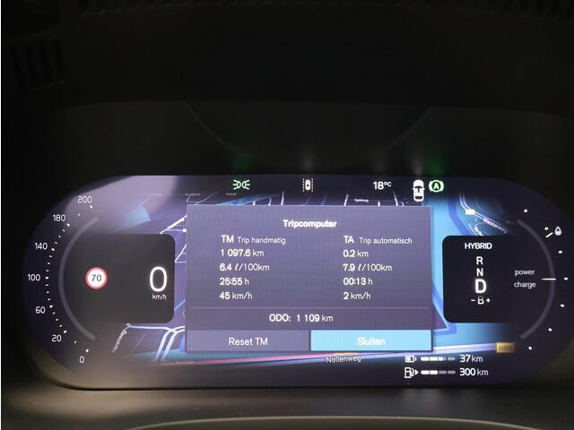 Volvo XC60 2.0 T6 Plug-in hybrid AWD Plus Black Edition / Stoelventilatie / 360 graden camera / Harman Kardon / Extra getinte ramen / Stoel+stuurwielverwarming
