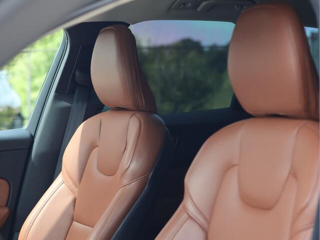 Volvo XC60 2.0 T4 Momentum Pro Polestar Engineered | Bruin Leder | Trekhaak 2.300KG | Camera | CarPlay