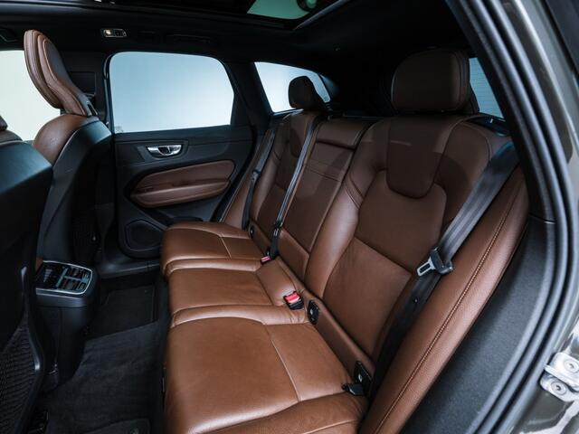 Volvo XC60 B5 Automaat Momentum Exclusive