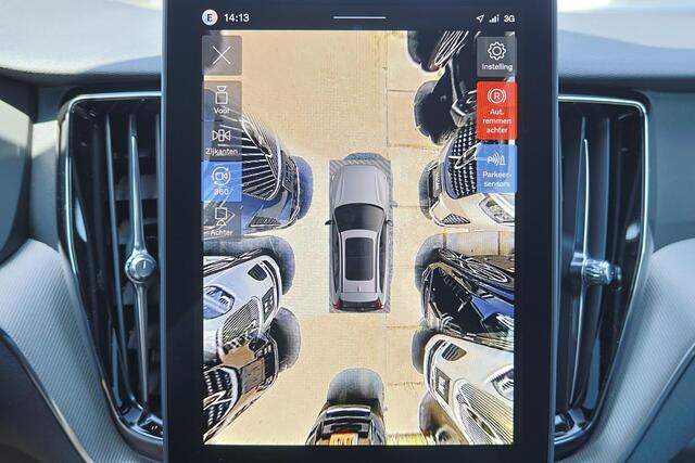 Volvo XC60 T6 Recharge AWD Black Edition Plus - Panorama/schuifdak - IntelliSafe Assist & Surround - 360º Camera - Harman/Kardon audio - Verwarmde voorstoelen, stuur & achterbank - Parkeersensoren voor & achter - Elektr. bedienb. voorstoelen met geheugen - Head up d