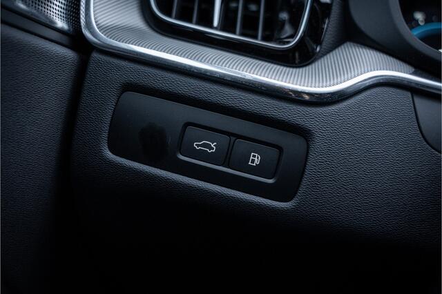 Volvo XC60 T8 Recharge AWD Ultra Black Edition ** Ventilatie ** B&W ** Massage ** 360 camera
