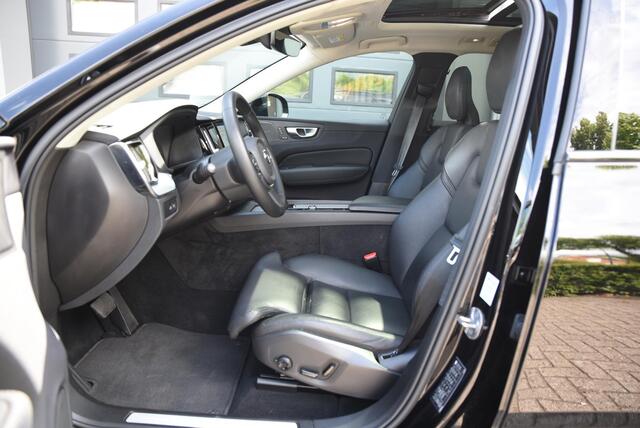 Volvo XC60 2.0 T6 Plug-in hybrid AWD Plus Dark SOH 97% / Trekhaak / Panoramadak / Harman Kardon