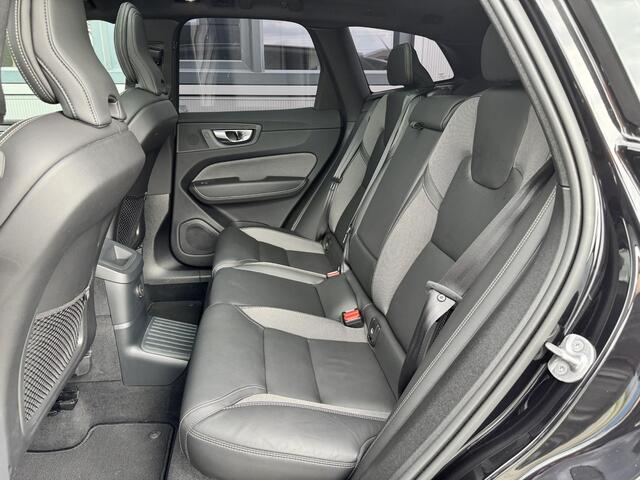 Volvo XC60 2.0 T6 Plug-in hybrid AWD Plus Black Edition 350 PK | Trekhaak | H/K | Pano | 360 Camera
