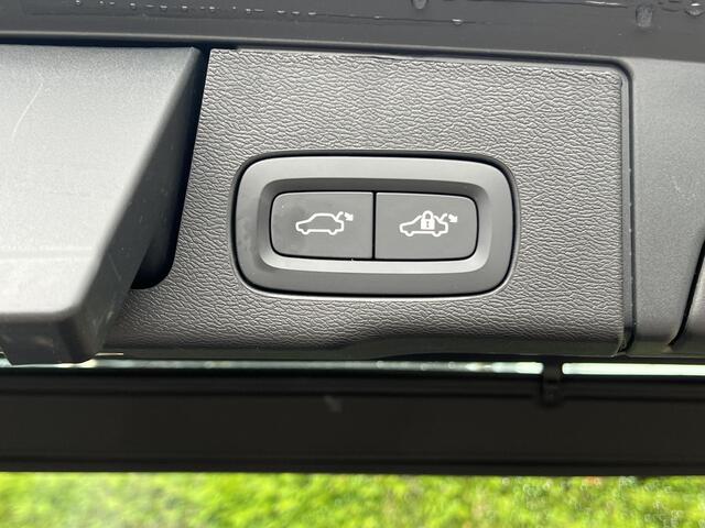 Volvo XC60 T6 Plug-in hybrid AWD Ultra Dark Trekhaak Aut.
