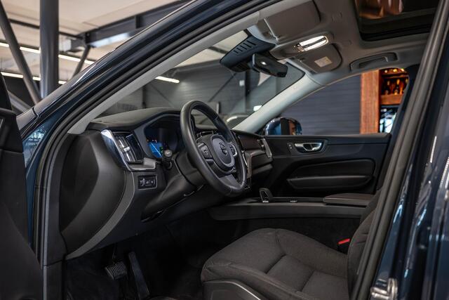 Volvo XC60 2.0 T6 Plug-in hybrid AWD Essential Edition Bright Schuifdak | Camera