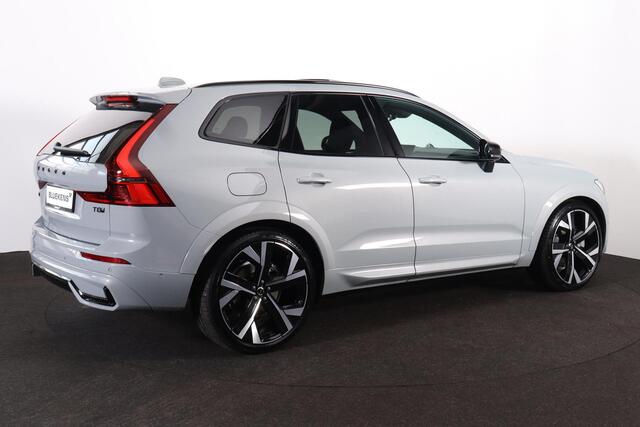 Volvo XC60 T8 Recharge AWD Ultra Black Edition Exec - Luchtvering - Panorama/schuifdak - IntelliSafe Assist & Surround - 360º Camera - Bowers & Wilkins audio - Adaptieve LED koplampen - Verwarmde voorstoelen, stuur & achterbank - Parkeersensoren voor & achter - Elek