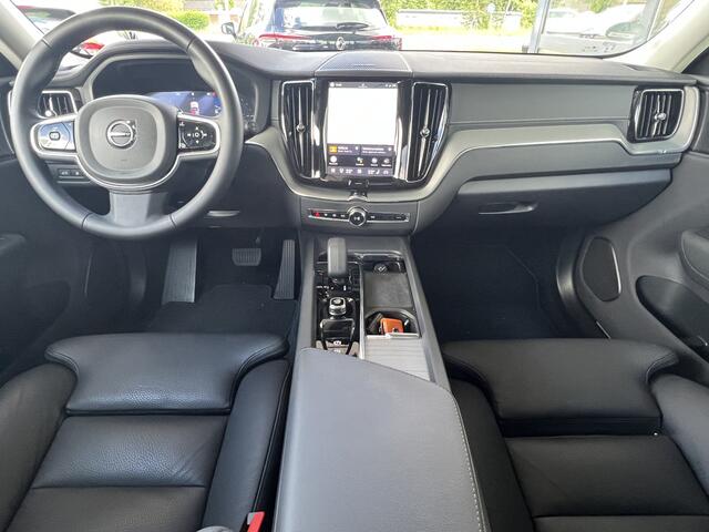 Volvo XC60 2.0 T6 350 pk Plug-in hybrid AWD Ultra Bright Panoramadak Harman Kardon Audio Leer Elektrische Comfortstoelen 20 Inch Velgen 360 Camera Navigatie Head-Up Display Apple Carplay Extra Getint Glas Long Range 1e Eigenaar BTW Auto
