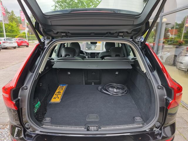Volvo XC60 2.0 T6 Plug-in hybrid AWD Plus | MJ 2025 | Super uitvoering | Smetteloze staat!