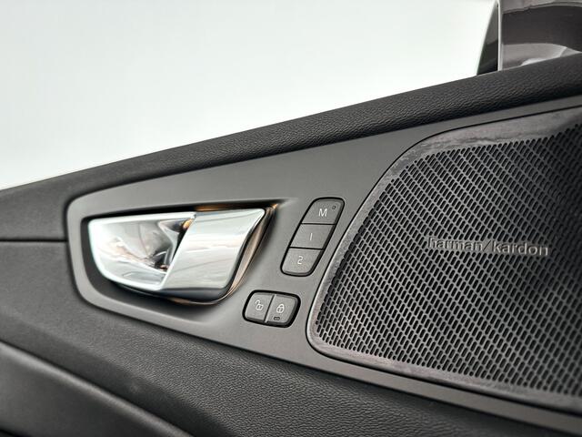 Volvo XC60 T6 Plug-in hybrid AWD Ultra Bright | Panoramadak | 360° camera | Harman Kardon | Luchtvering | Head-up display | Stoel- en Stuurverwarming | Trekhaak