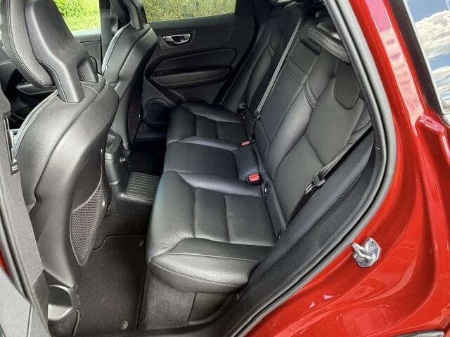 Volvo XC60 T8 INSCR. 360 TREKH VOL NET GROTE BEURT 22" NWST