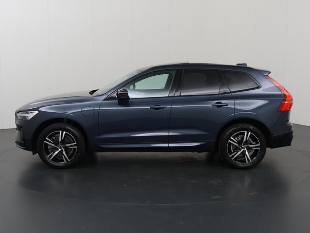 Volvo XC60 2.0 T6 Plug-in hybrid AWD R-Design | Panoramadak | Contour stoelen | HUD | Lederen Interieur | Ele. verstelbare stoelen + Geheugen | Navigatie | Stoelverwarming | 360 Camera | DAB | Apple CarPlay/Android Auto | LED | Adaptieve Cruise Control |