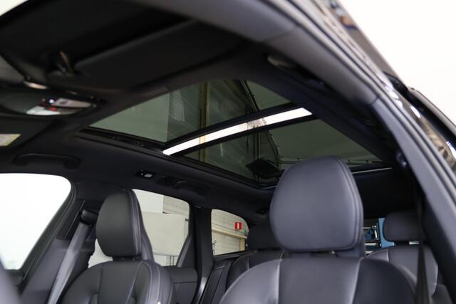 Volvo XC60 T8 Recharge AWD Ultra Black Edition Exec. - Luchtvering - Panorama/schuifdak - IntelliSafe Assist & Surround - 360º Camera - Bowers & Wilkins audio - Adaptieve LED koplampen - Verwarmde voorstoelen, stuur & achterbank - Parkeersensoren voor & achter - Ele