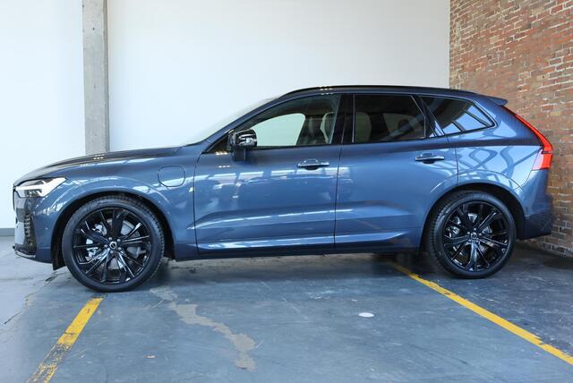 Volvo XC60 2.0 T8 Plug-in hybrid AWD Ultra Black Edition | Panoramadak | Luchtvering | Verwarmbare voorstoelen met massagefunctie en ventilatie | 360 graden camera | Head-up display | Elektrische achterklep | Keyless |