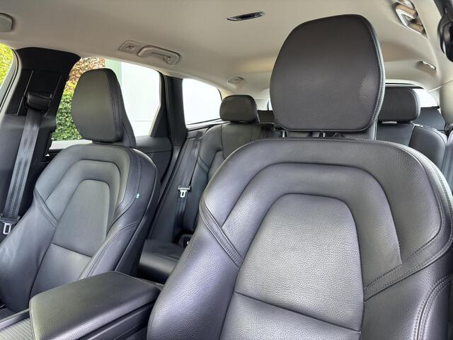 Volvo XC60 2.0 T5 Momentum | trekhaak uitklapbaar | Sportstoelen | Vol Leder interieur |