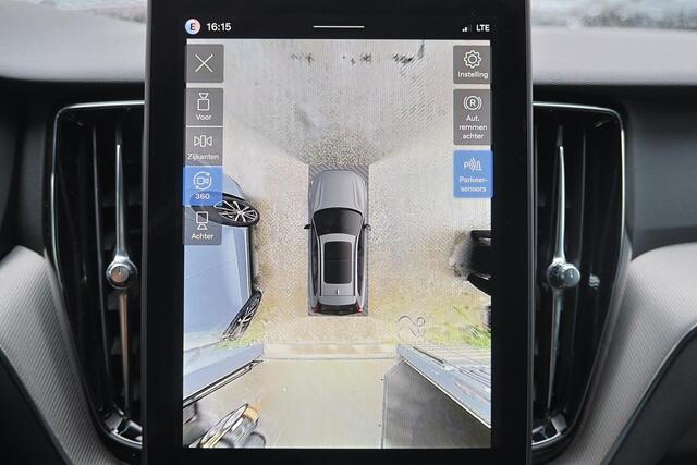Volvo XC60 T6 Recharge AWD Plus Black Edition - Panorama/schuifdak - IntelliSafe Assist & Surround - 360º Camera - Harman/Kardon audio - Verwarmde voorstoelen, stuur & achterbank - Parkeersensoren voor & achter - Elektr. bedienb. voorstoelen met geheugen - Head up d