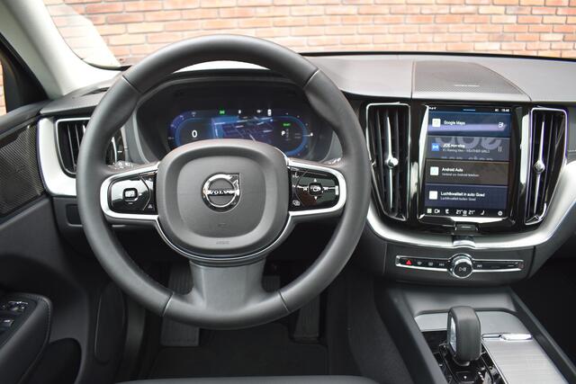 Volvo XC60 T6 350PK Plug-in hybrid AWD Ultra Dark | Head Up Display | Panoramadak |