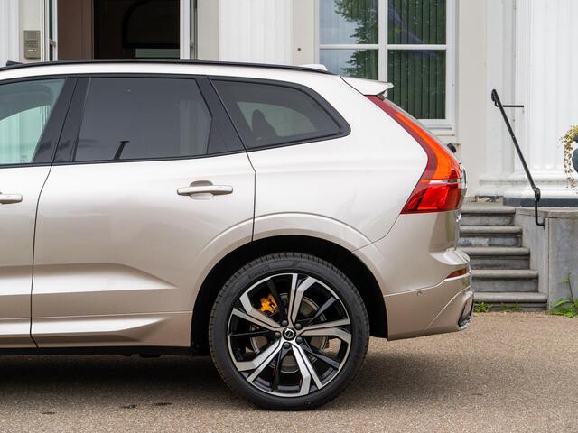 Volvo XC60 2.0 T6 Plug-in hybrid AWD Plus Dark | Pano | Head-up | Harman K | 360 camera |
