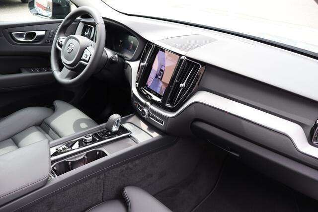 Volvo XC60 2.0 T8 Plug-in hybrid AWD Dark Panoramadak! Stoelverwarming v+a/Stuurverwarming/Harman kardon audio/360 graden camera/Elektrische stoelen met geheugen/Adaptieve cruis control/Lane assist/Apple carplay/Elektrische achterklep