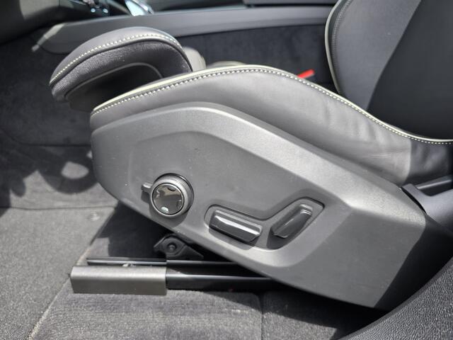 Volvo XC60 T6 Plug-in hybrid AWD Plus Black Edition | Trekhaak | Full Led | Head up display