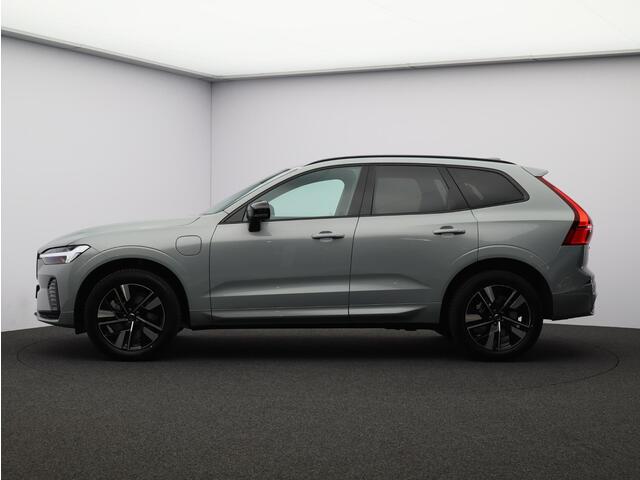 Volvo XC60 2.0 T6 Plug-in hybrid AWD Plus Dark / Pano. dak / Harman Kardon Audio / all season banden / Stoel- + stuurwielverwarming / Elektr. stoelverstelling / BLIS /