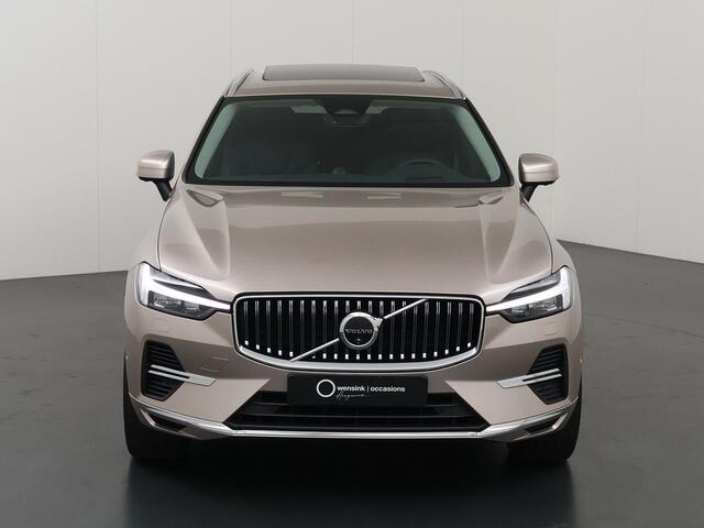 Volvo XC60 2.0 T8 Plug-in hybrid AWD Ultimate Bright | Panoramadak | Luchtvering | Bowers & Wilkins | Cruise Control Adaptief | Parkeercamera 360° |