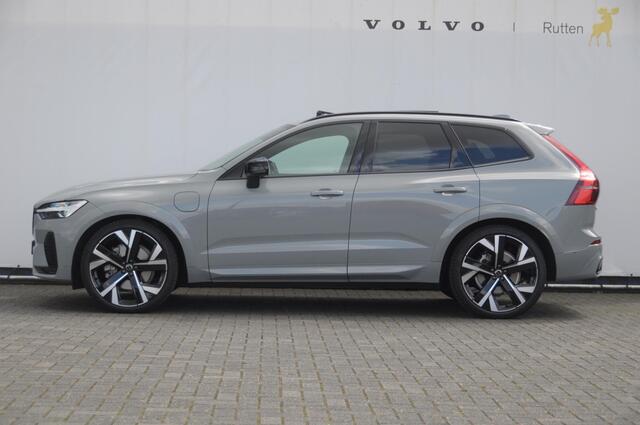 Volvo XC60 T8 455PK Automaat hybrid AWD Ultra Black Edition Luchtvering/ Semi-elektrisch inklapbare trekhaak/ Stoelverwarming voor en achter/ Stuurverwarming/ Harman Kardon Audio/