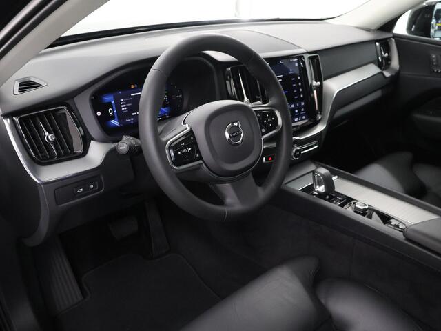 Volvo XC60 2.0 T6 Plug-in hybrid AWD Plus Dark Ele. trekhaak | Panoramadak | Digitaal Dashboard | Contourstoelen | Stoelverwarming V + A | Camera 360° | DAB | Apple CarPlay/Android Auto | Stuurverwarming | Adaptieve Cruise Control | Ele. kofferdeksel | Ele. verstelb