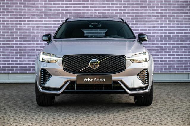 Volvo XC60 2.0 T8 Plug-in hybrid AWD Ultra Black Edition Executive | Luchtvering | 22" | Gelamineerd Glas | Bowers & Wilkins | Stoelmassage & Ventilatie | Stoel & Stuurverwarming | 360 Camera | Pilot Assist | BLIS |