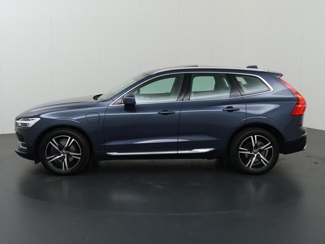 Volvo XC60 2.0 T8 Twin Engine AWD Inscription | SOH 75,2% | Panoramadak | Luchtvering | Elek. Trekhaak | Cruise Control Adaptief | Harman Kardon | Elek. Achterklep | Apple Carplay/Android Auto |