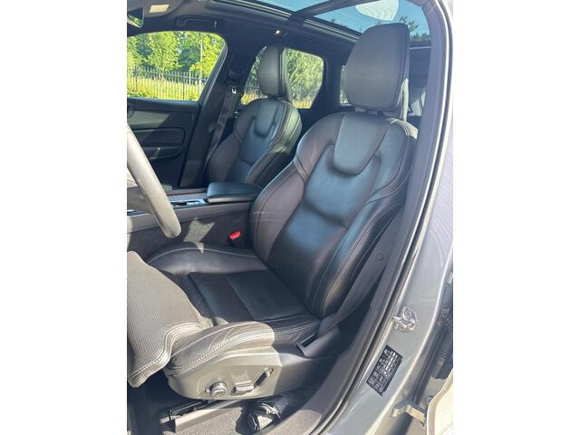 Volvo XC60 2.0 T8 Twin Engine AWD Inscription | Plug-in Hybrid (PHEV) | Luchtvering | Head-up Display | Nappaleder | Stoelventilatie | Trekhaak | Bowers Wilkins Audio | 360 Graden Camera | Panoramadak | BLIS | Cruise Control Adaptief | Lichtmetalen Velgen 22 inch |