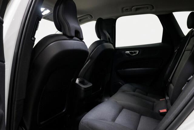 Volvo XC60 B4 MHEV 197PK Momentum 2WD | Dealeronderhouden