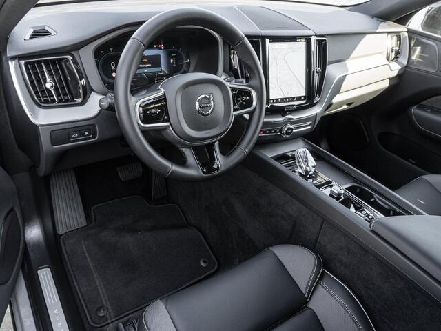 Volvo XC60 2.0 T8 Plug-in hybrid AWD Plus Dark (335kW/455PK) PANORAMA, TREKH, WINTER, HuD ** 1e EIG - Ex VOLVO) ** INFORMEER OOK NAAR ONZE AANTREKKELIJKE FINANCIAL-LEASE TARIEVEN **