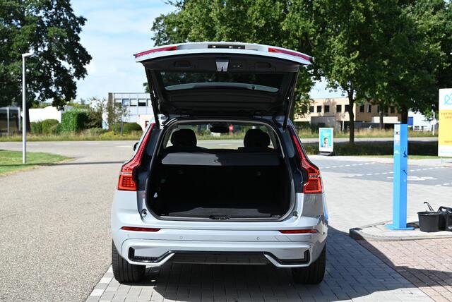 Volvo XC60 2.0 T6 Plug-in hybrid AWD Plus Dark 21 inch LMV