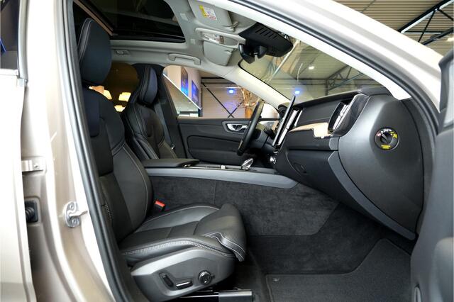 Volvo XC60 2.0 T8 AWD 335kW/456pk Aut8 Recharge Ultra Bright Executive LUCHTVERING + BOWERS&WILKINS + EL.TREKHAAK + PANORAMADAK + EL.TREKHAAK + BLIS + HEAD-UP + PILOT ASSIST + STOELVERWARMING/-VENTILATIE/-MASSAGE + ADAPT.CRUISE + 360 CAMERA + 21" LM-VELGEN!