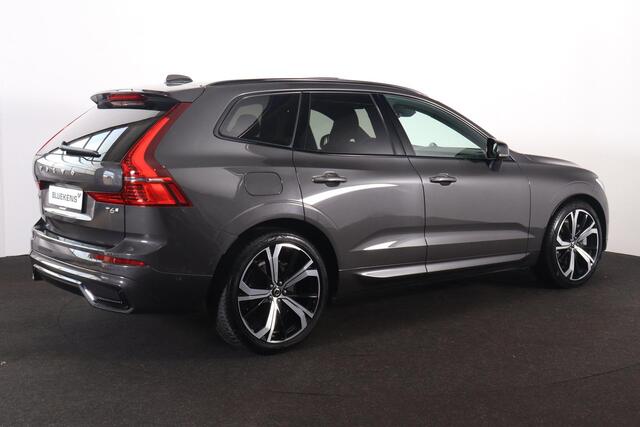Volvo XC60 T6 Recharge AWD Ultra Dark - Luchtvering - Panorama/schuifdak - IntelliSafe Assist & Surround - 360º Camera - Bowers & Wilkins audio - Verwarmde voorstoelen, stuur & achterbank - Parkeersensoren voor & achter - Elektr. bedienb. voorstoelen met geheugen - 