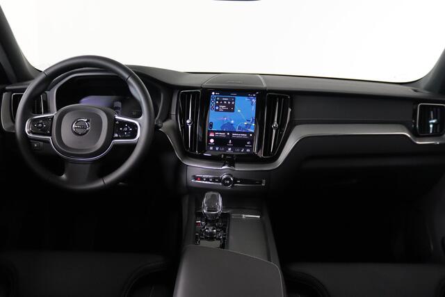 Volvo XC60 2.0 T6 Plug-in hybrid AWD Ultra Black Edition Trekhaak, ACC, Massage, Harman/Kardon, Dodehoek detectie, Rondomzicht Camera, Stoelventilatie/verwarming, Apple CarPlay/Android Auto