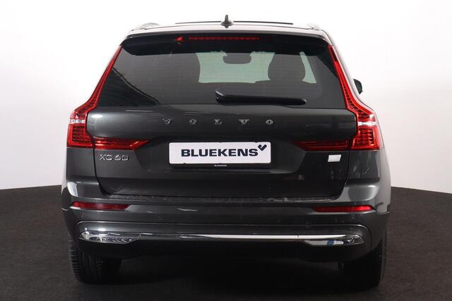 Volvo XC60 T6 Plug-in hybrid AWD Inscription Expression - Panorama/schuifdak - Intellisafe Assist - Full LED - Verwarmbare voorstoelen - Trekhaak semi-elektrisch wegklapbaar - Lederen bekleding - Parkeersensoren achter